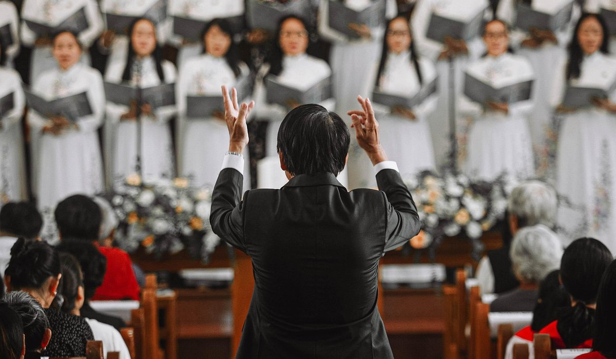 How to Welcome New Members to a Drama Group